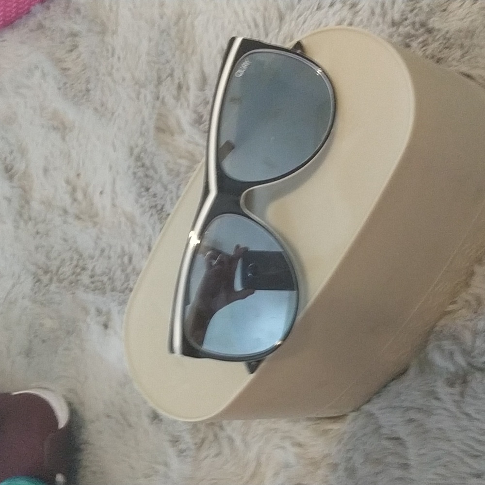 Quay sunglasses - Picture 2 of 8